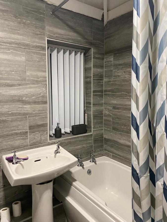 Cosy 3 Bedroom House, Free Parking & Wifi Nottingham Exterior foto