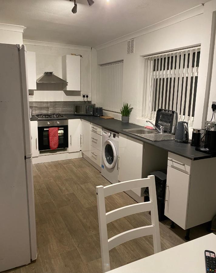Cosy 3 Bedroom House, Free Parking & Wifi Nottingham Exterior foto